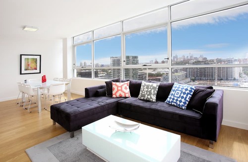 Zetland Apartment | Modern and Bright 3BR Executive Apartment in Zetland with Views
