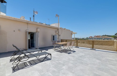 Plaka Apartment | Downtown Cocoon with Roof Deck