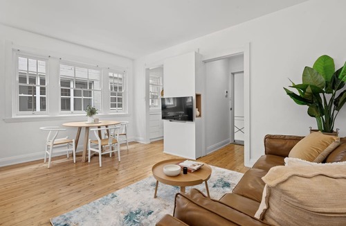 Randwick Apartment | Mulwarree Avenue Apartments by Urban Rest