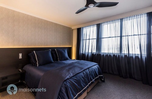 Bondi Beach Apartment | Bondi Beachside Apartment: 3 Bedrooms & Parking