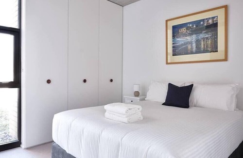 Bondi Beach Apartment | Bondi Beach Premium 2 bed Apt with Views and Parking