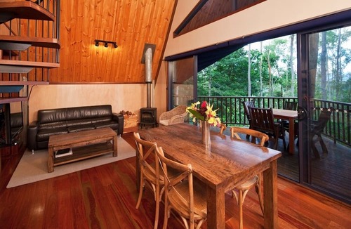 Lake Eacham Apartment | Rose Gums Wilderness Retreat
