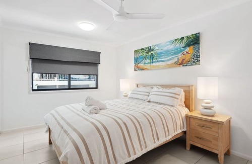 Coolum Beach Apartment | Unit 1 'Phoenix'/1736 David Low Way, Coolum Beach