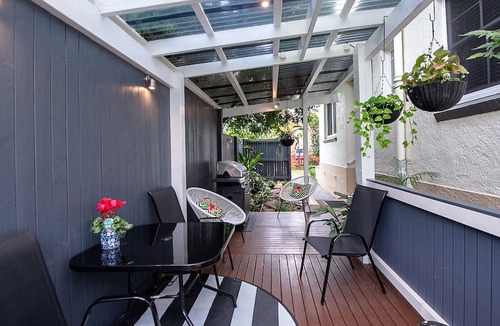 New Farm Apartment | 'Aotea' - Inner City Art Deco Oasis