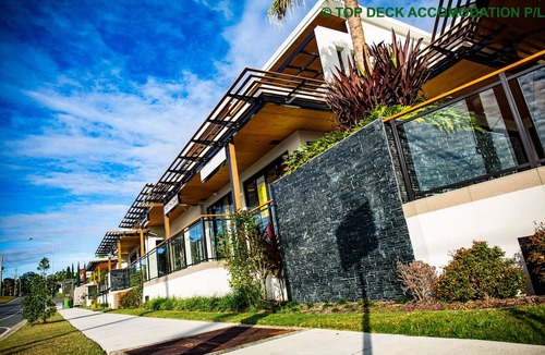 Labrador Apartment | pet friendly water front 1 x bed apartment