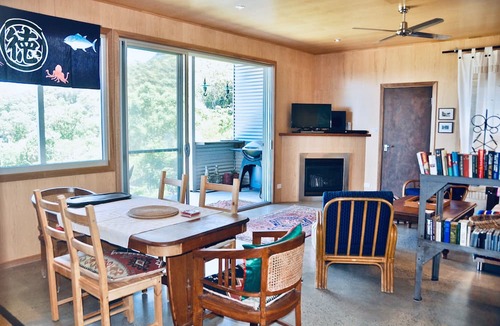 Coledale Apartment | Wanganella.A taste of coastal life, culture and relax.