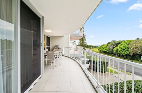 Point Arkwright Apartment | Unit 2 'Point Break'