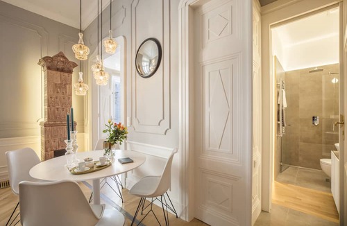 Inner City Budapest Apartment | APARTMENT WITH BALCONY IN PEDESTRIAN STREET , 2BR , 2BA , AC ,Wi-Fi , SMART TV