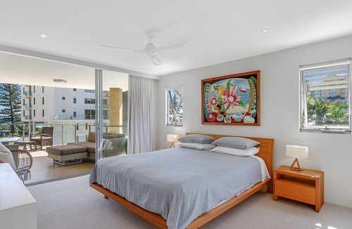 Coolangatta Apartment | Maili 6 Luxury sky home apartment in Rainbow Bay Coolangatta Wi-Fi Included