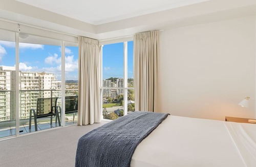 Coolangatta Apartment | Reflections On The Sea Unit 1501 On Coolangatta Beach, Ocean and Coastline views with Wi-Fi Inc.