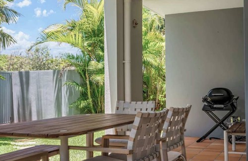 Marcoola Apartment | Pawfect Coastal - Pet friendly, Beachfront, Pool