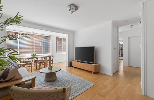 Dee Why Apartment | Dee Why Beachside 2BR with AC | 3min Walk to Beach