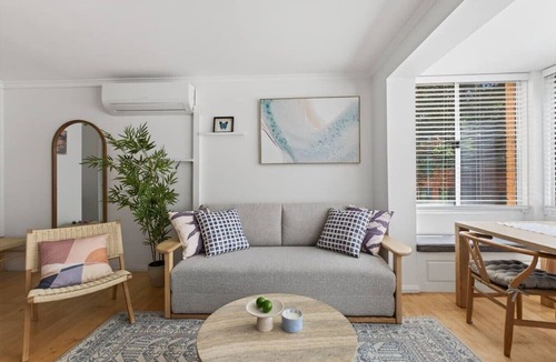 Dee Why Apartment | Dee Why Beachside 2BR with AC | 3min Walk to Beach