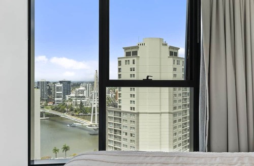Brisbane Central Business District Apartment | Premium 2-Bed 2-BathSkytower Uptown Apartment | Central Park-Style Views