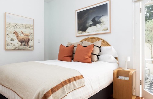 Lewisham Apartment | Chic Studio With Patio 20 min From CBD