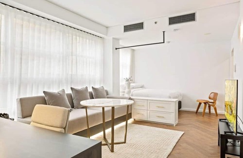 Darlinghurst Apartment | City Centre Studio by Hyde Park