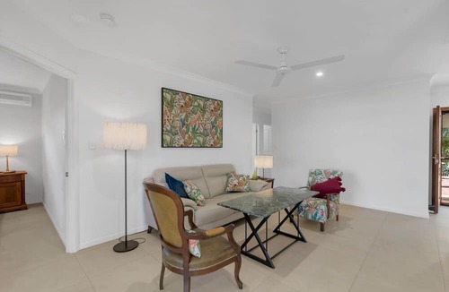 Clifton Beach Apartment | 3-Bed Family Home with Pool & BBQ by the Beach