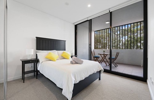 Gordon Apartment | Bright & Stylish 2-Bedroom Escape in Gordon