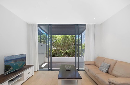 Macquarie Park Apartment | MetaWise BnB Modern 4BR in Macquarie Park