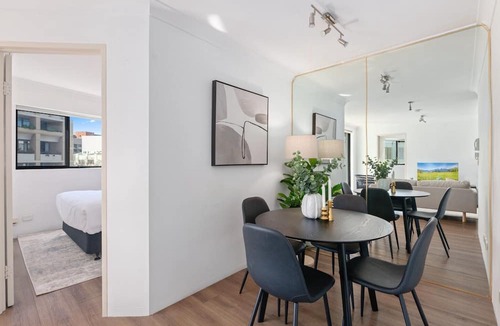 Surry Hills Apartment | Bright 2-Bed Surry Hills Apartment with Balcony