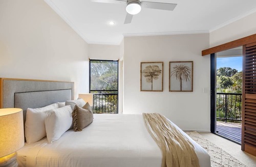 Coolum Beach Apartment | Beachside 4-Bed Retreat with Study Nook & Views