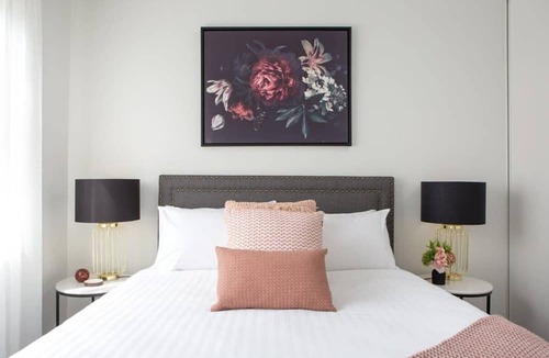 Lane Cove Apartment | Sunny Apartment in Quiet and Green Neighbourhood