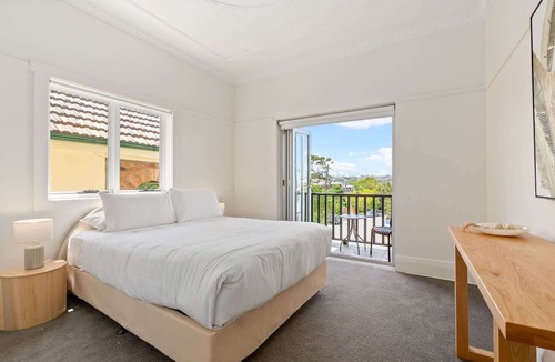 Coogee Apartment | Bright 2-Bed Apartment in Coogee