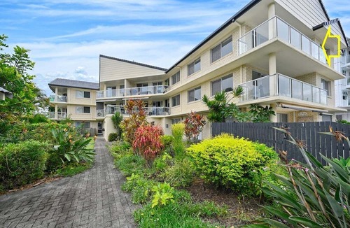 Maroochydore Apartment | Bradman Ave Gem: River Views & Outdoor Activities