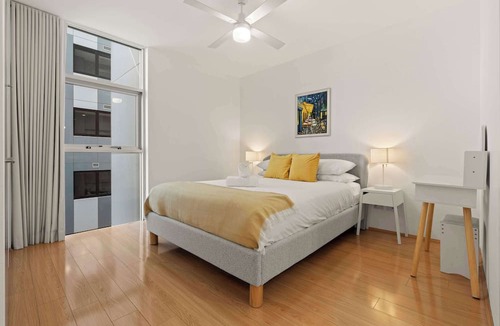 Bondi Junction Apartment | Modern Haven Near Beach & City