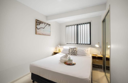 Sunnybank Apartment | Peaceful Sunnybank 2BR | AC & Parking | 2144D2