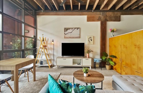 Chippendale Apartment | Brick & Beam New York Style Loft in Chippendale