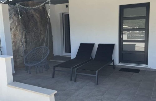 Molunat Apartment | Hidden Gem Apartment - Two Bedroom Apartment with Terrace and Sea View