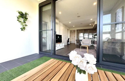 Wentworth Point Apartment | Serene Parkside Retreat 2Brs@ close 2 Olympic park