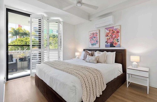 Maroochydore Apartment | City oasis - 3 BR apt. on Maroochy river, pool, AC