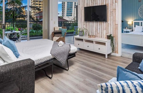 Surfers Paradise Apartment | `Family Beach Getaway` by Inn Paradise
