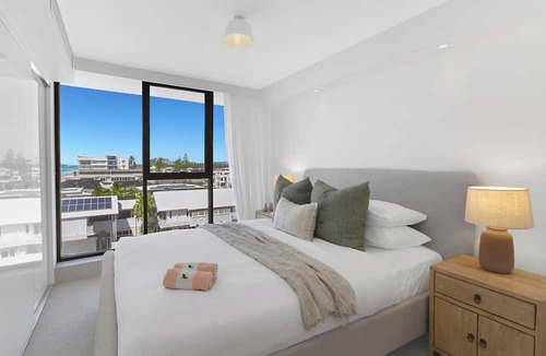 Mermaid Beach Apartment | Beachfront Luxury - SeaShells 3 on Albatross Ave
