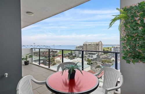Wollongong CBD Apartment | City Beach Escape Wollongong Waterside Serenity