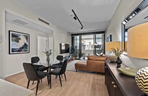 South Brisbane Apartment | South Bank Sensational! ~ 1Bed,1Bath,1Car,Balcony