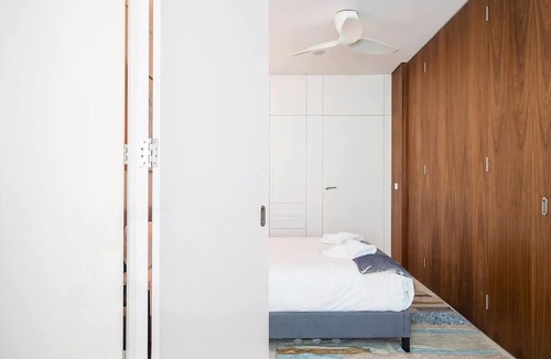 Alexandria Apartment | The Fern New York Warehouse Style Retreat