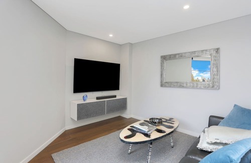Waverton Apartment | Waverton Skyline Vista – City & Harbour Views
