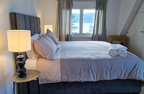 District 8 Apartment | Spacious Duplex apartment with fantastic lake view just 5 minutes from Zurich