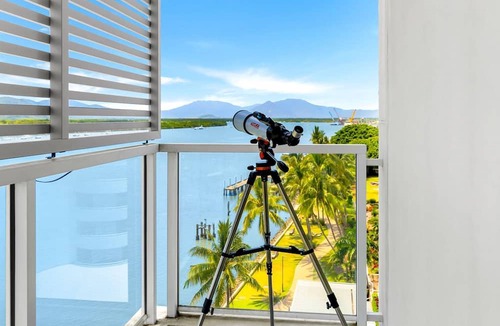 Cairns Central Business District Apartment | Belle Escapes 52 Harbour Lights with Ocean View