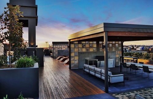 Rosebery Apartment | AWARD WINNING FACTORY CONVERSION LOFT
