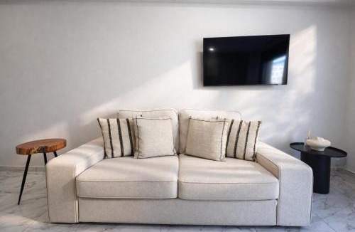 Kallithea Apartment | The Aegean Pearl Athens by ΜΡS
