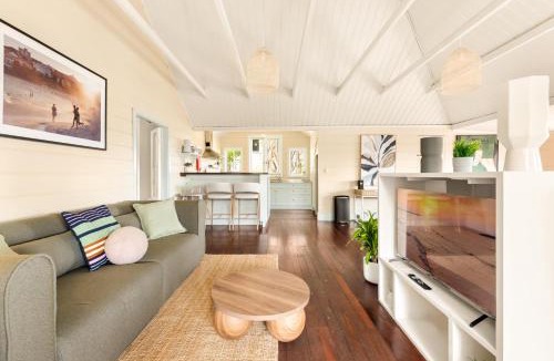 North Bondi Apartment | Bondi Family Retreat with Balcony and Skyline Views