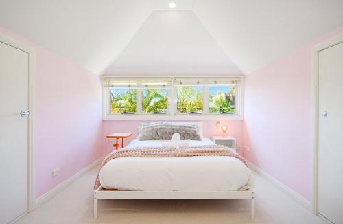 North Sydney Villa | Modern Det House, N Sydney , 3BR 3BA with Pvt Parking&Metro Nearby