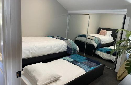 Mount Tamborine House | Modern Luxury Retreat, Sleeps 8, Mount Tamborine