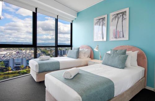 Broadbeach Apartment | Sierra Grand Broadbeach - Walk to Beach & Pacific Fair - Hosted by wowstay
