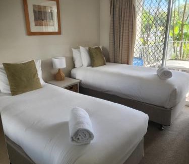 Runaway Bay Apartment | Bayview Bay Apartments and Marina