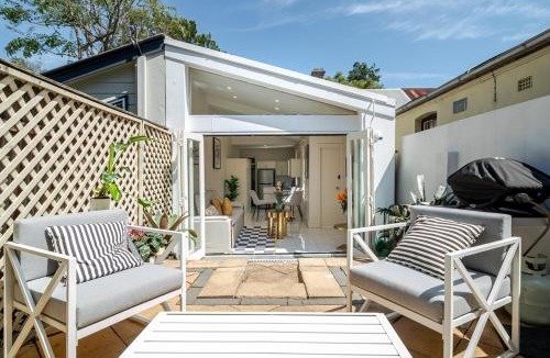 Paddington House | Classy 2BR & Well furnished & Outdoor Area